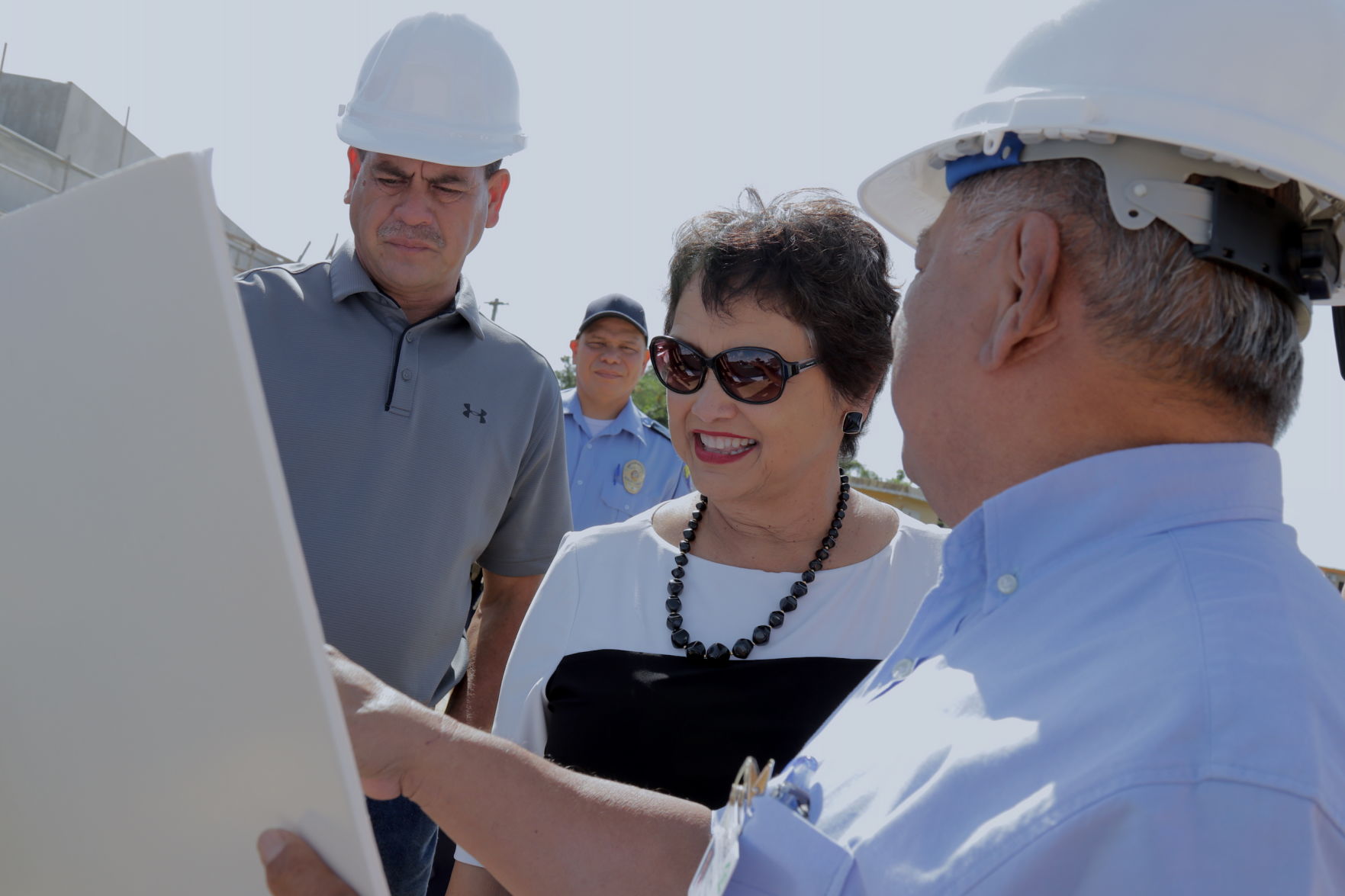 Governor tours GPD precinct job site